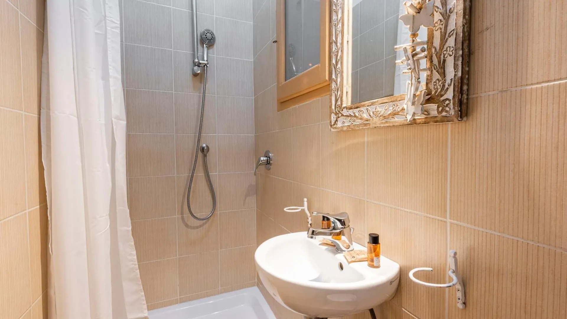Santa Croce Retreat By Mmega Apartment Florence